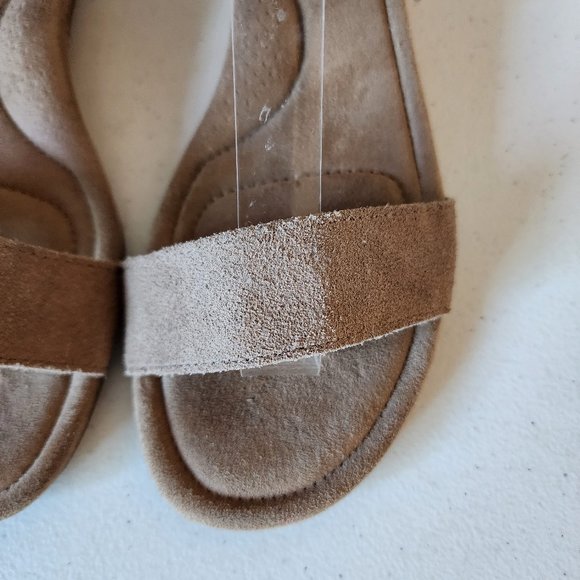 Koolaburra Wedge "EUC" - Picture 3 of 14